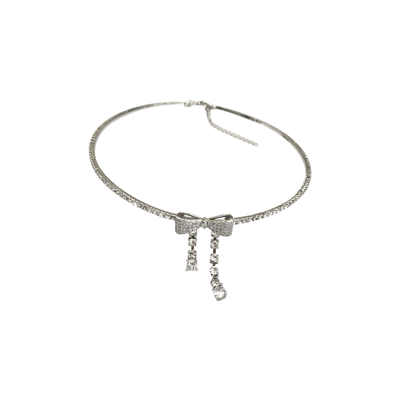 Summer light luxury and niche design: Bow choker necklace, women's collarbone chain, collar, sweater chain, neck chain Item Picture