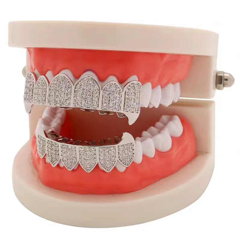 Cross-border new gold-plated micro-inlaid zircon hip-hop braces, gold and silver teeth, hiphop cool accessories supplied by the manufacturer Application Scenario