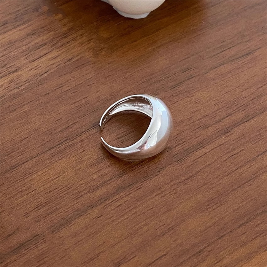 S925 sterling silver, a niche, chubby, smooth ring for women, a simple and elegant index finger ring with an oval wide opening Item Picture