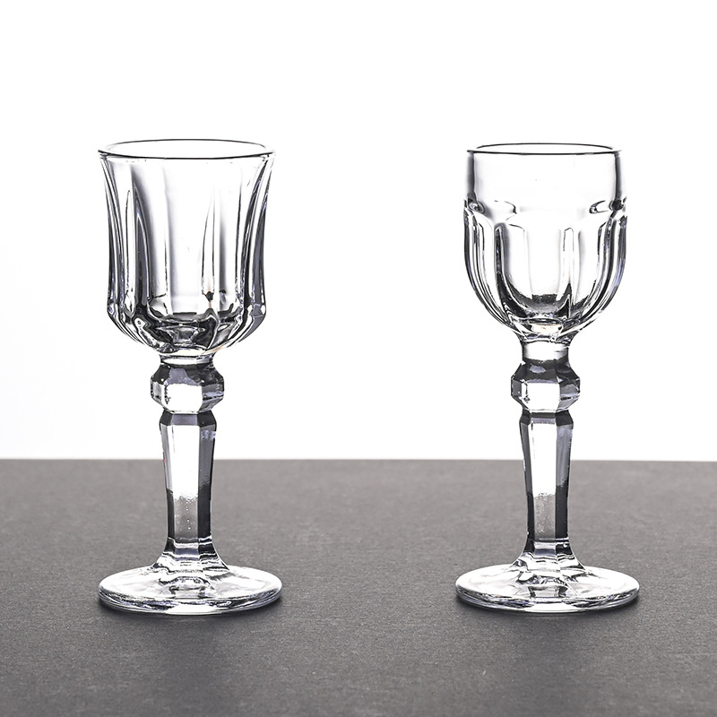 High-footed embossed liquor cup, high-end glass spirits cup, one-sip cup for liquor, small toasting glass with feet, small capacity Application Scenario