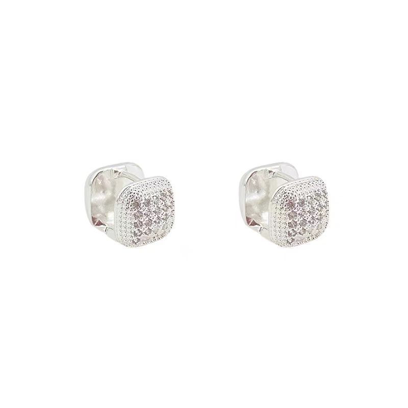 "Gao Zhi Sister style outfits!" Full Diamond cube sugar pearl stud earrings, a new bestseller in 2025, double-sided earrings for girls Item Picture