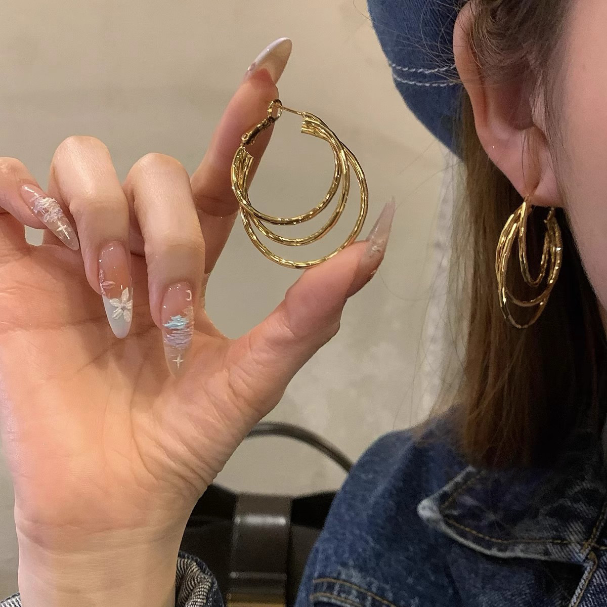 European and American exaggerated multi-layer circle earrings, a new style of light luxury and high-end earrings for women in 2025, simple and fashionable earrings full figure