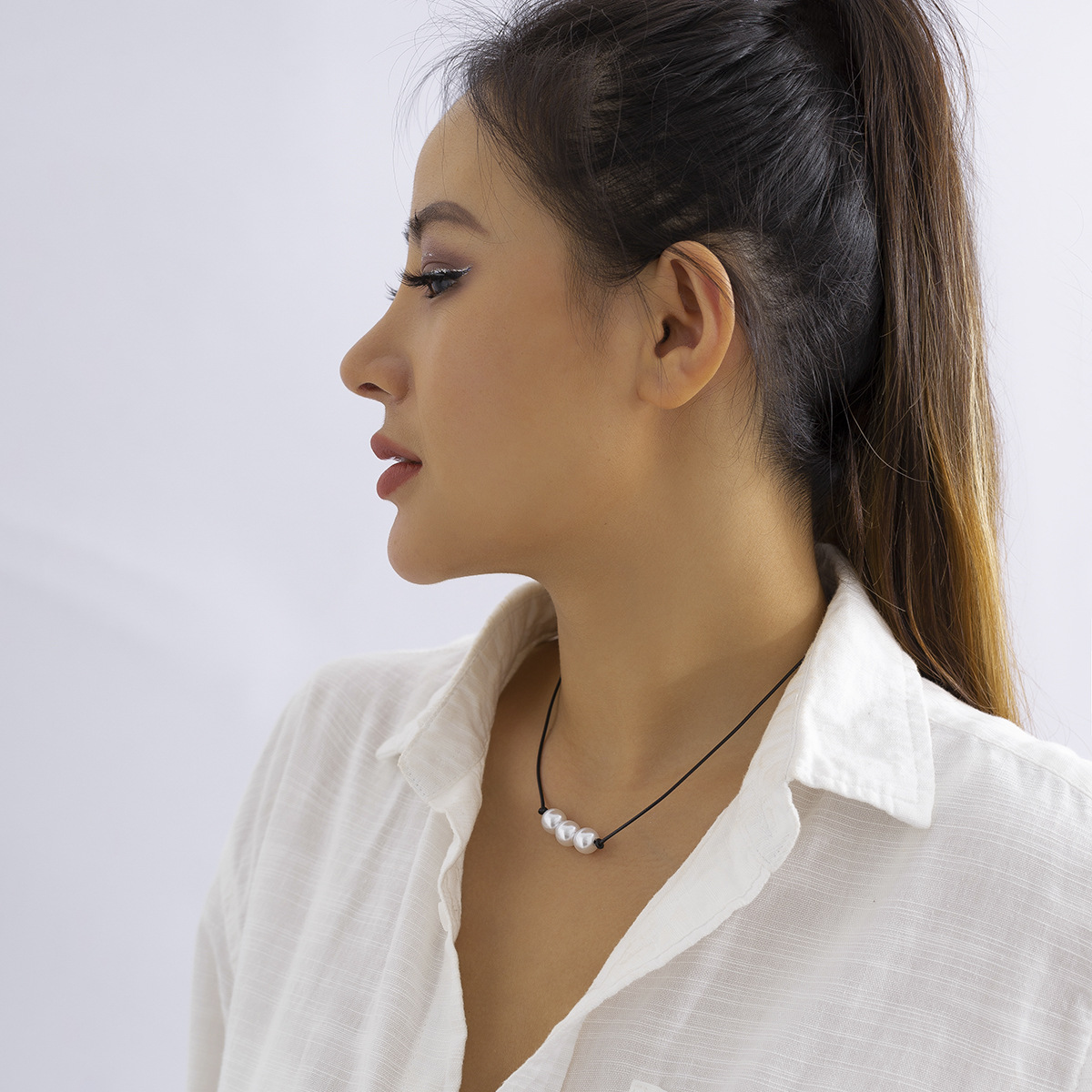 European and American cross-border jewelry, simple design sense beaded collarbone chain, Bohemian ethnic style imitation pearl necklace details Picture