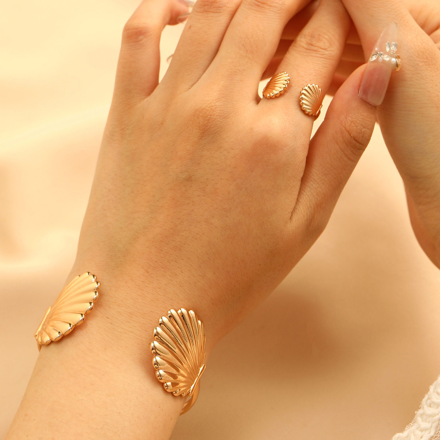 European and American cross-border Instagram retro ocean-style starfish scallop open bracelet ring set Choker collar for women Specification drawing
