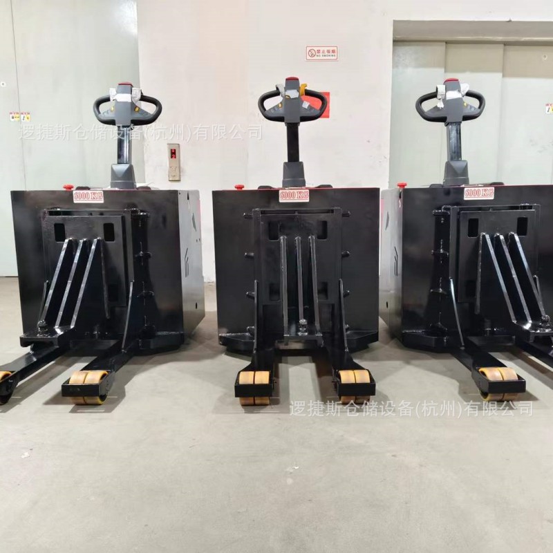 3-ton electric tractor, factory trailer head, airport handling vehicle, factory cargo towing, A-frame rear station trailer head details Picture
