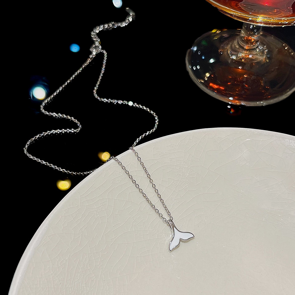 A delicate fishtail titanium steel necklace with a light luxury and niche design, a new collarbone chain for women in 2025 full figure