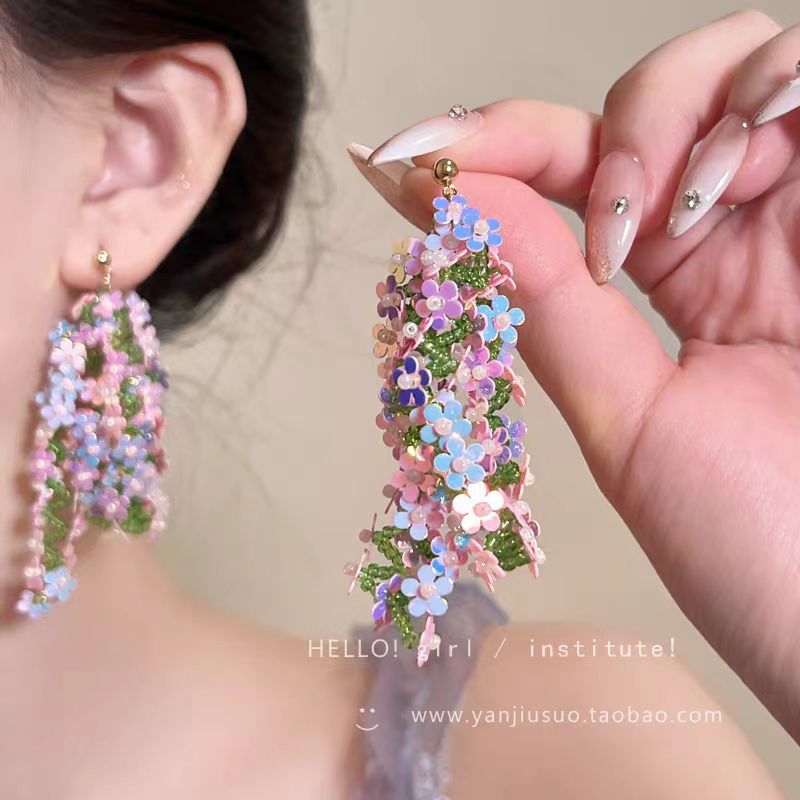 Spring Juice! Forest-style blueberry flower earrings, stunning stud earrings for a woman's seaside vacation photo shoot full figure