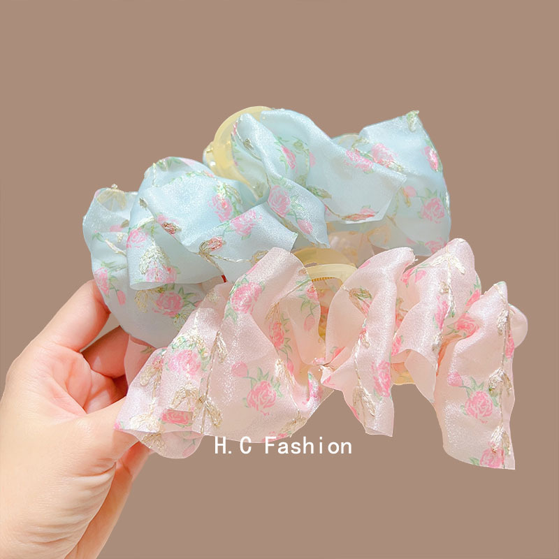 New sweet floral peony bow clip, large elegant hair clip, women's back head updo shark clip Application Scenario