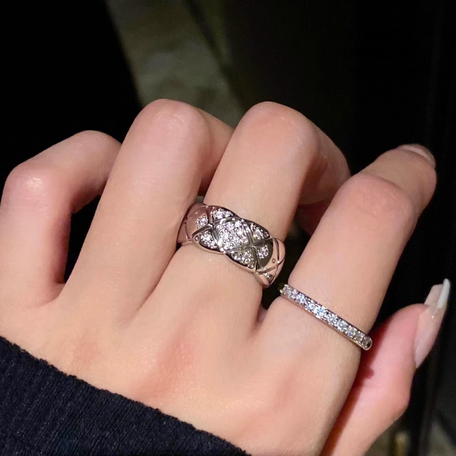 Xiaoxiangfeng Zircon diamond diamond ring for women, s925 silver, a niche design, high-end, light luxury and simple open-top stacked ring details Picture