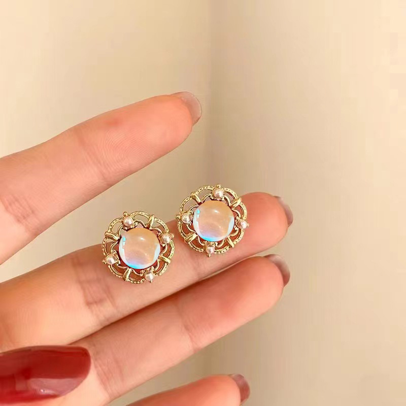 Good morning! Retro French court-style handcrafted ear studs for women, trendy and unique in Instagram design, starry sky earrings full figure