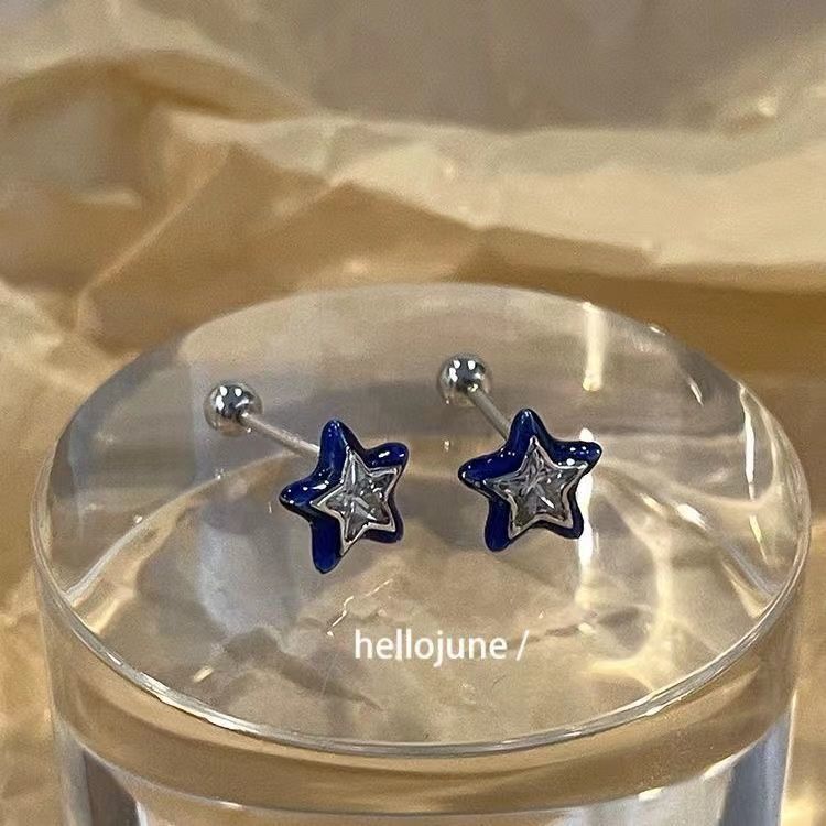 The sapphire blue oil-dripping zircon star screw buckle ear stud is a niche design for women, simple and versatile, and fashionable ear stud accessory Application Scenario