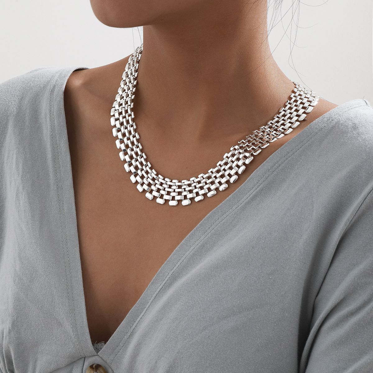 European and American cross-border jewelry, exaggerated and grand hollowed-out chain necklace, women's punk hip-hop style silver wide chain necklace details Picture