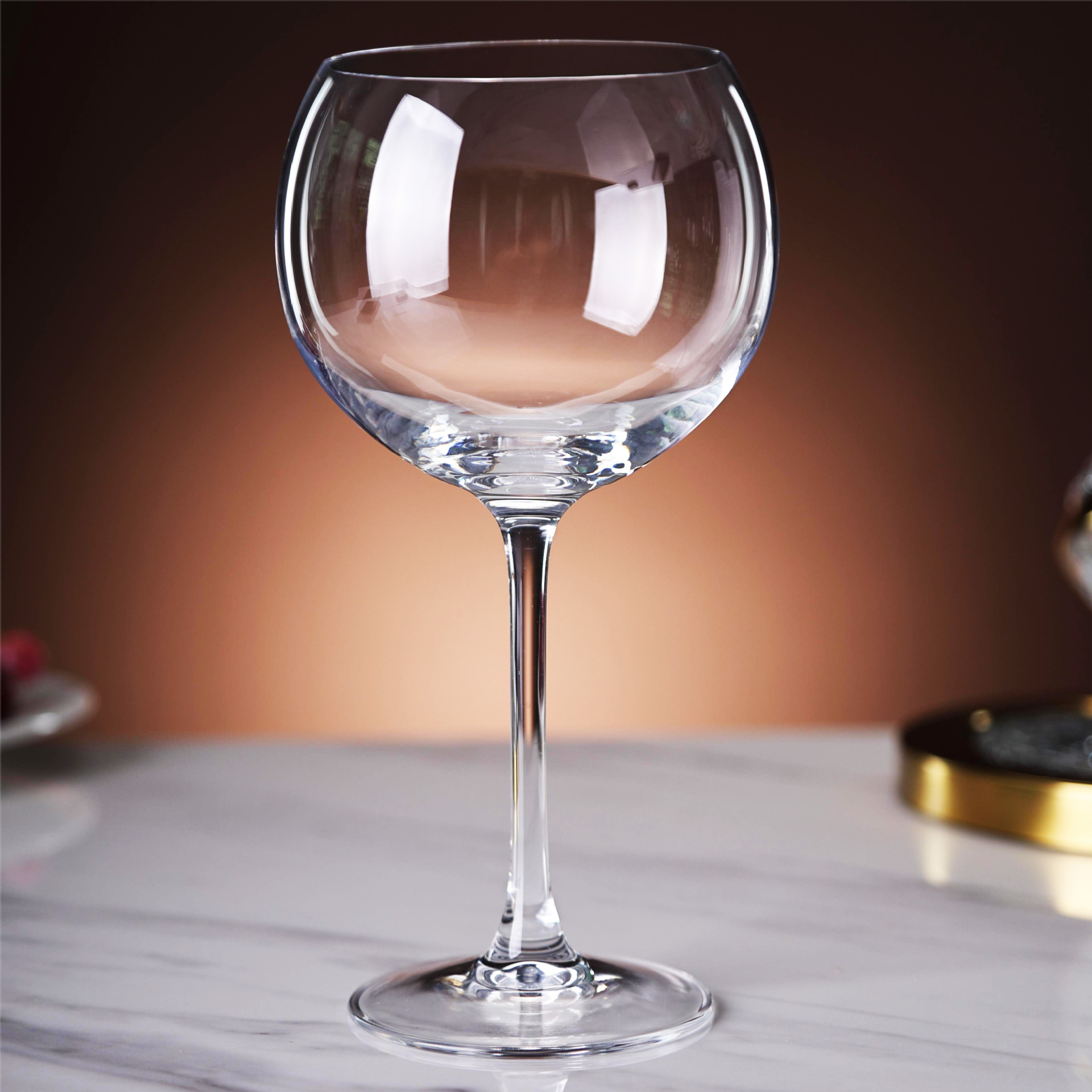 Balloon cups, hemispherical high cups, simple and transparent red wine glasses, hotel wine glasses and glass cups are available for wholesale with LOGO printing Specification drawing