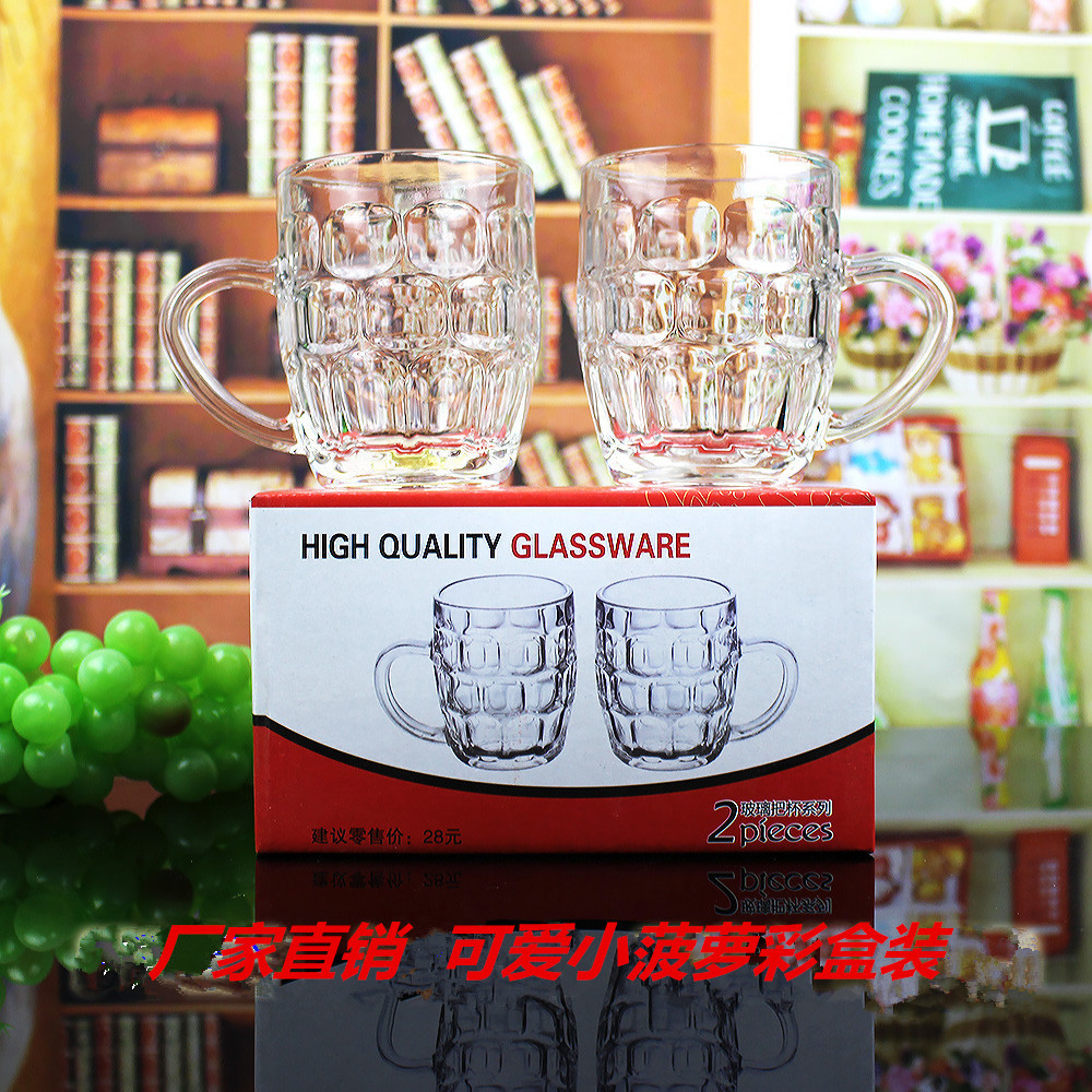 Creative gifts from advertising cup manufacturers, pineapple glass water cups, beer mugs, insurance company logos, glass handle cups full figure