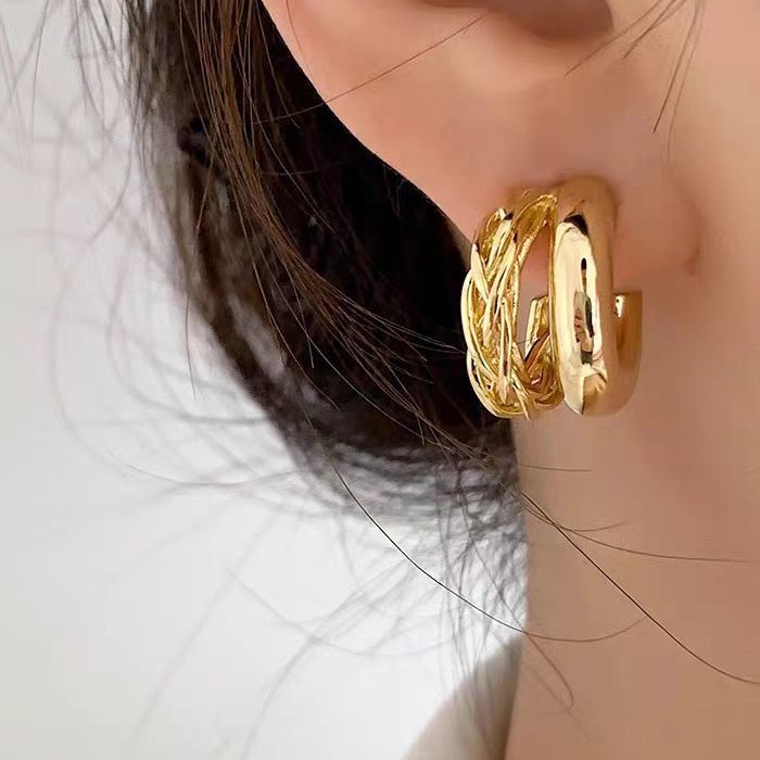 Korean-style double-layer loop ear buckles 2025 new bestseller, simple and versatile earrings, niche design sense, high-end earrings for women full figure