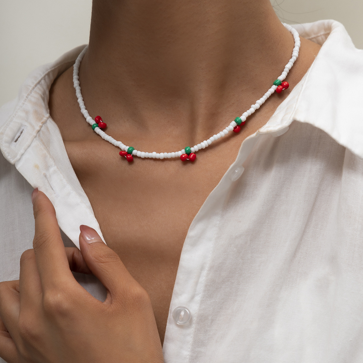 Fashionable and simple style colorful beaded sweet collarbone chain necklace, European and American ethnic retro rice bead bracelet and ankle chain full figure
