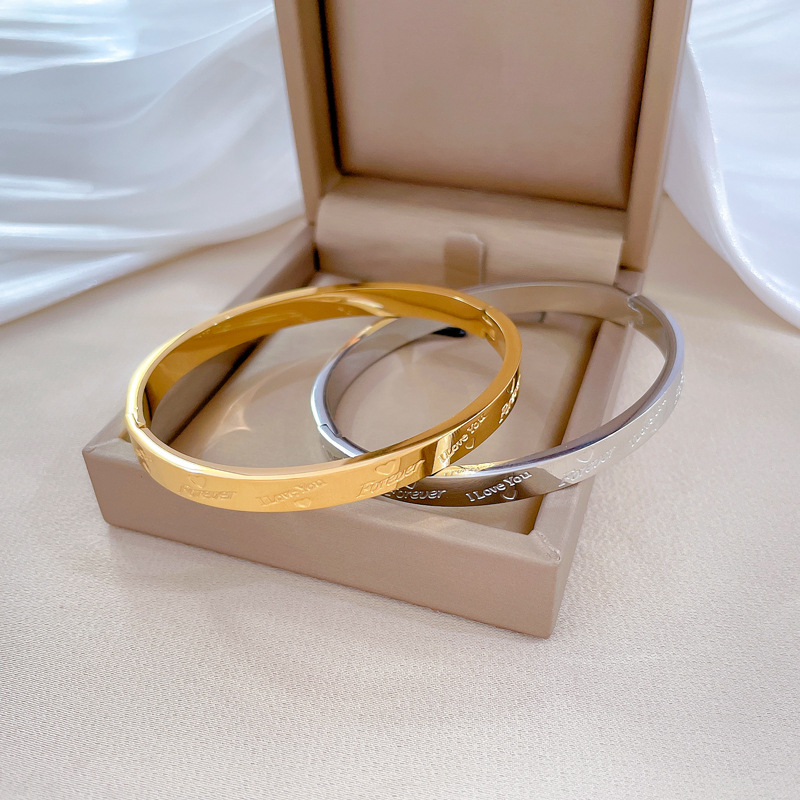 【 All-titanium Steel 】 European and American INS style heart-shaped titanium steel bracelet, minimalist cross-border retro fashionable stainless steel jewelry Specification drawing