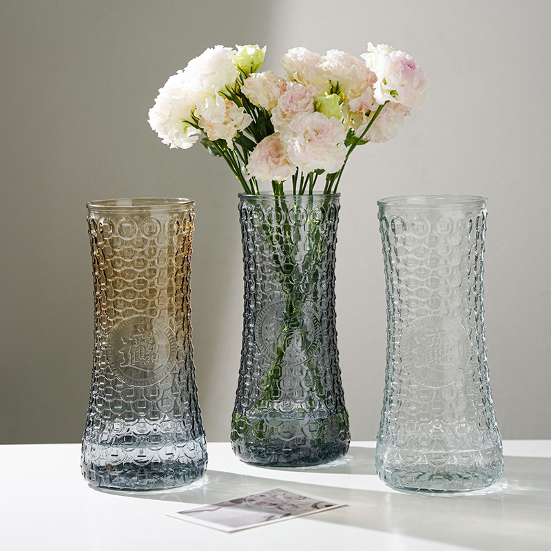 Creative colored glass vase, transparent and high-end glass vase, Nordic style iridescent light luxury modern home decoration piece full figure