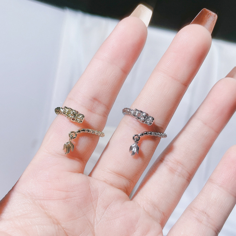 A cold and unique dragon-shaped pendant open ring for women, with a retro and distinctive charm, and an ins style simple and trendy index finger ring full figure