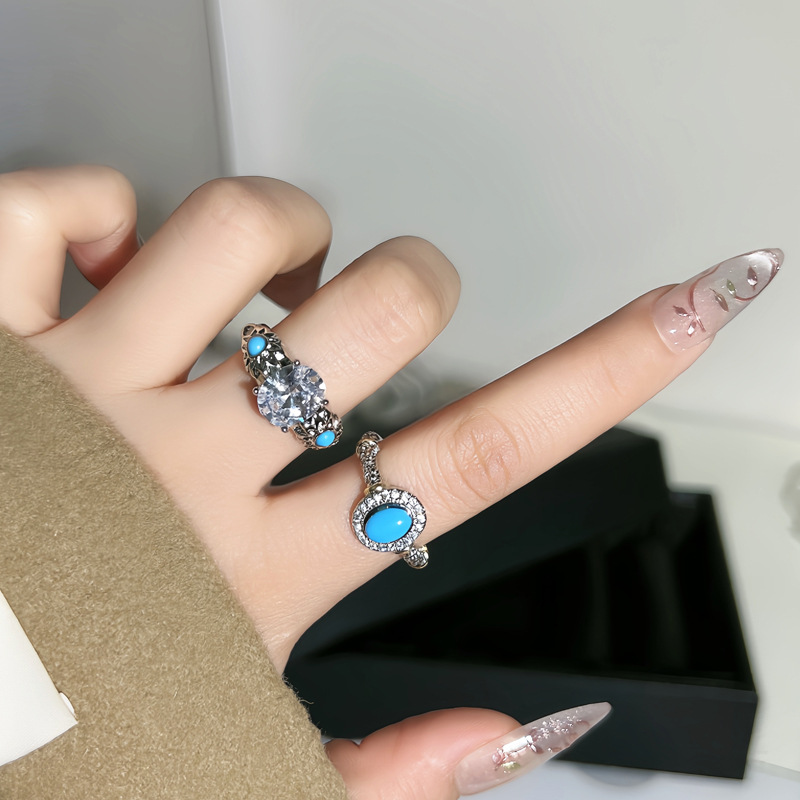 A new trend of mid-style pigeon egg with sparkling diamonds and Daisy imitation turquoise ring for women, featuring a light luxury, niche and high-end feel details Picture