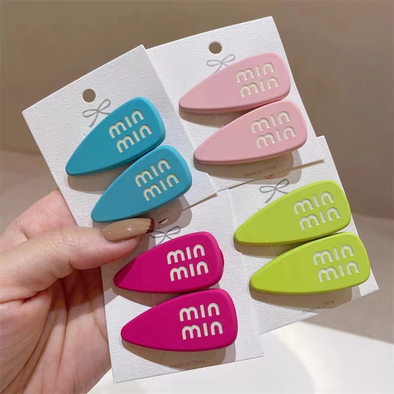 Candy-colored metal teardrop hair clips, miumiu letter hair clips, cute bangs clips, Korean duckbill clips, side clips Specification drawing