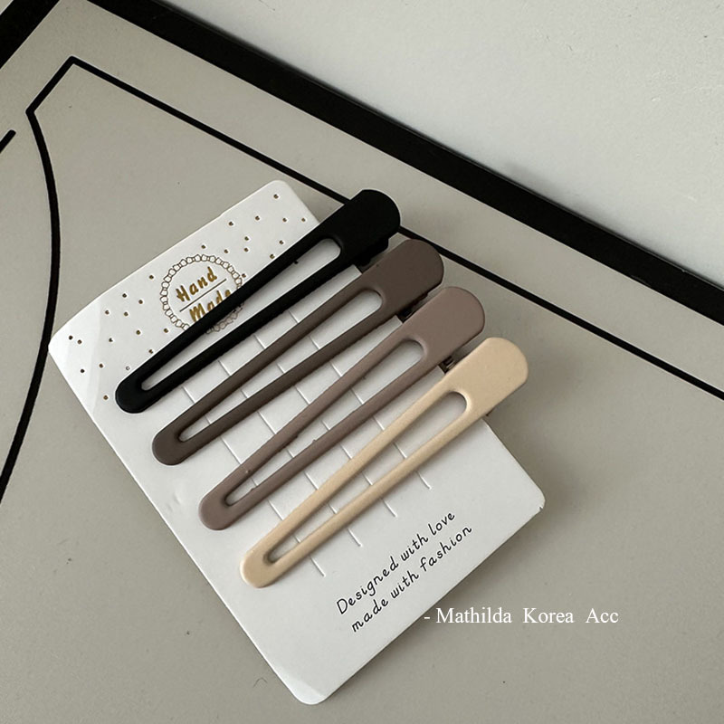 Milk coffee matte metal hair clip set, retro style, seamless hair clip, ins side clip, duckbill clip hair accessory Application Scenario