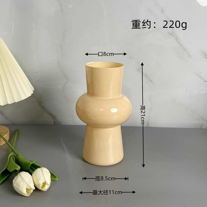 Creative and simple glass vases, retro furniture ornaments, hydroponic fresh flower arrangements, colorful vintage European vases Application Scenario