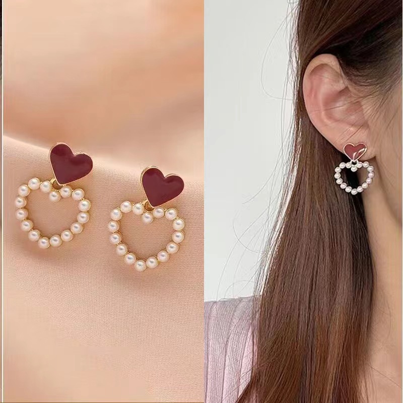 French niche retro stud earrings, Hong Kong-style heart-shaped pearl earrings, 2025 new trendy design, elegant and stylish earrings for women full figure
