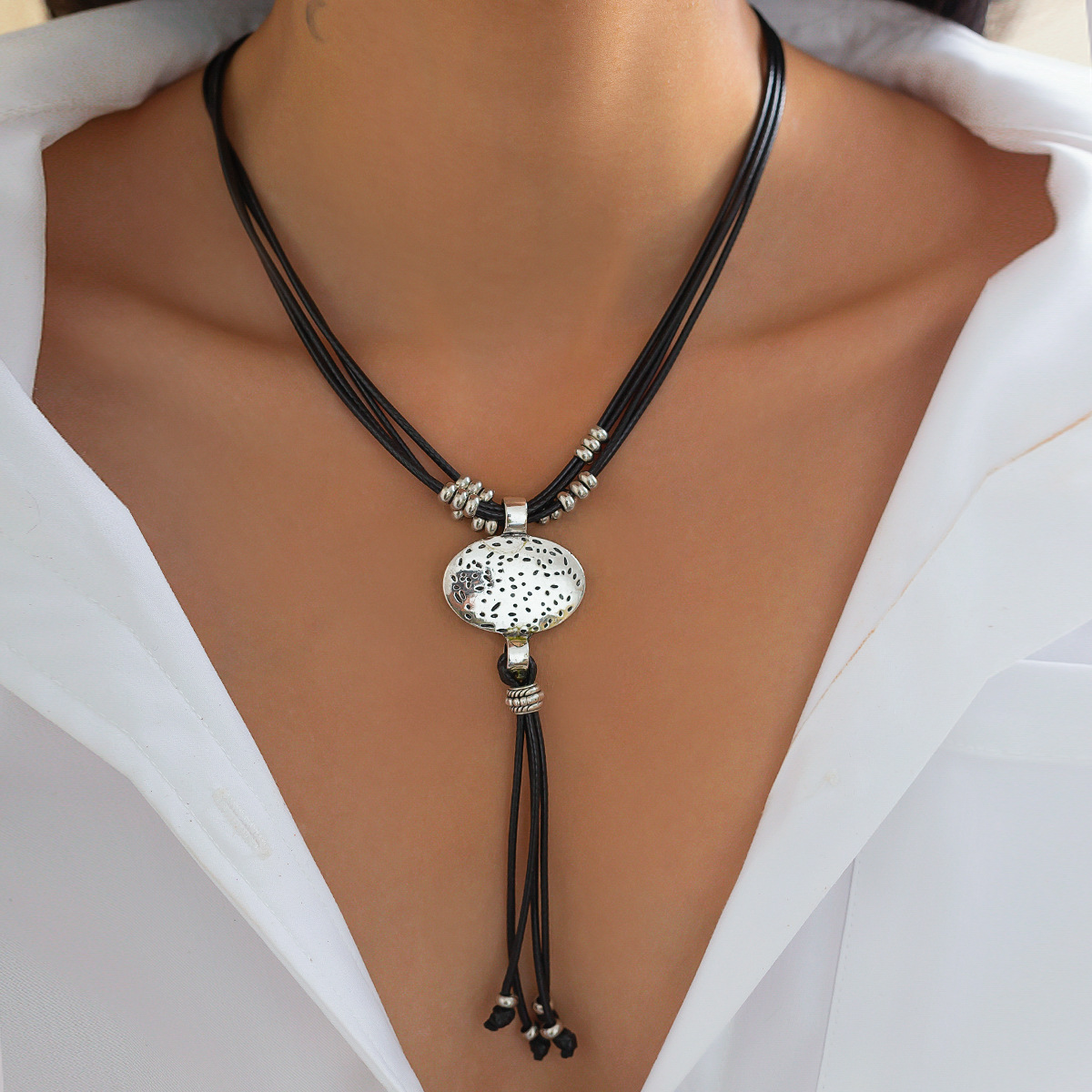 European and American cross-border jewelry with ethnic style and metallic feel Necklace versatile retro tassel oval pendant Necklace full figure