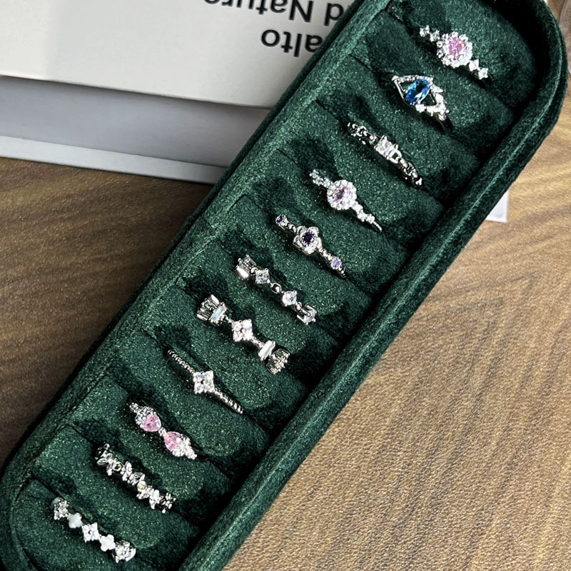 A simple, fine-ring, personalized open ring for cross-border travel between Japan and South Korea, with a geometric, light luxury and high-end feel. A fashionable four-leaf clover ring with a slight inlay Specification drawing