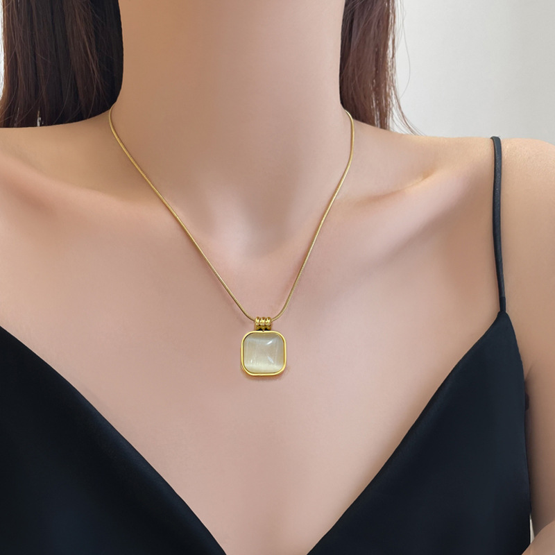 【 All-titanium Steel 】 Square cat's eye stone minimalist style furnace, real gold necklace, female Instagram influencer collarbone chain accessory Specification drawing
