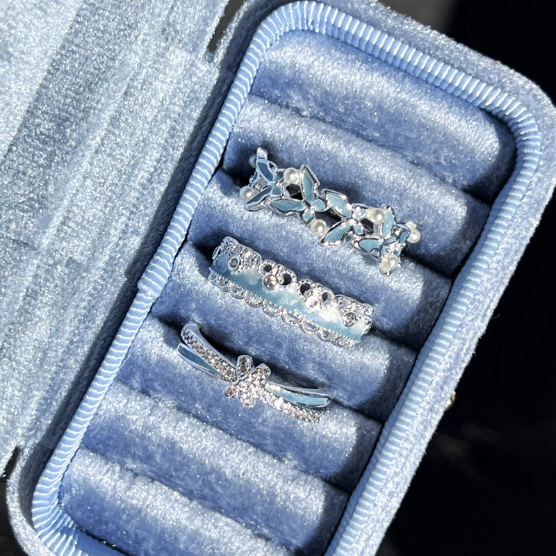 The 2025 bestseller blue enamel dynamic butterfly ring, a gentle and versatile silver-white ring with a cold feminine style Application Scenario