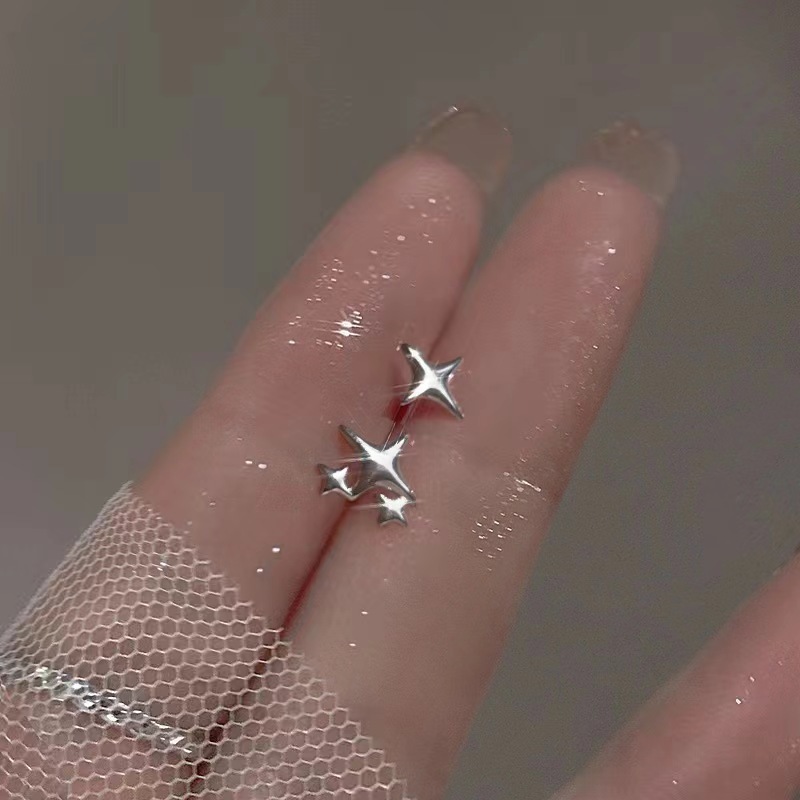 Star Stud Earrings for Women 2025 New Style Stylish earrings, niche design sense, starlight light luxury, high-end and elegant earrings Specification drawing