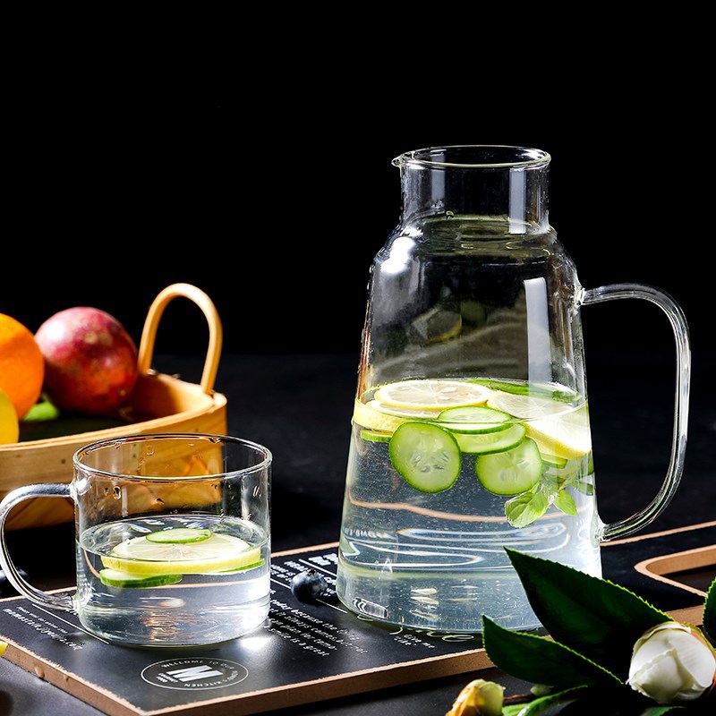 Transparent glass cold water bottle with cup, cold water bottle lid integrated with handle, high borosilicate anti-scald and heat-insulating tea brewing cold water bottle Specification drawing