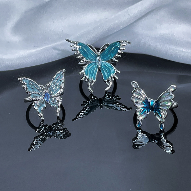 The high-end irregular butterfly opening ring for women on Instagram, with a cold and fashionable style, is a trendy index finger ring for autumn and winter accessories Application Scenario