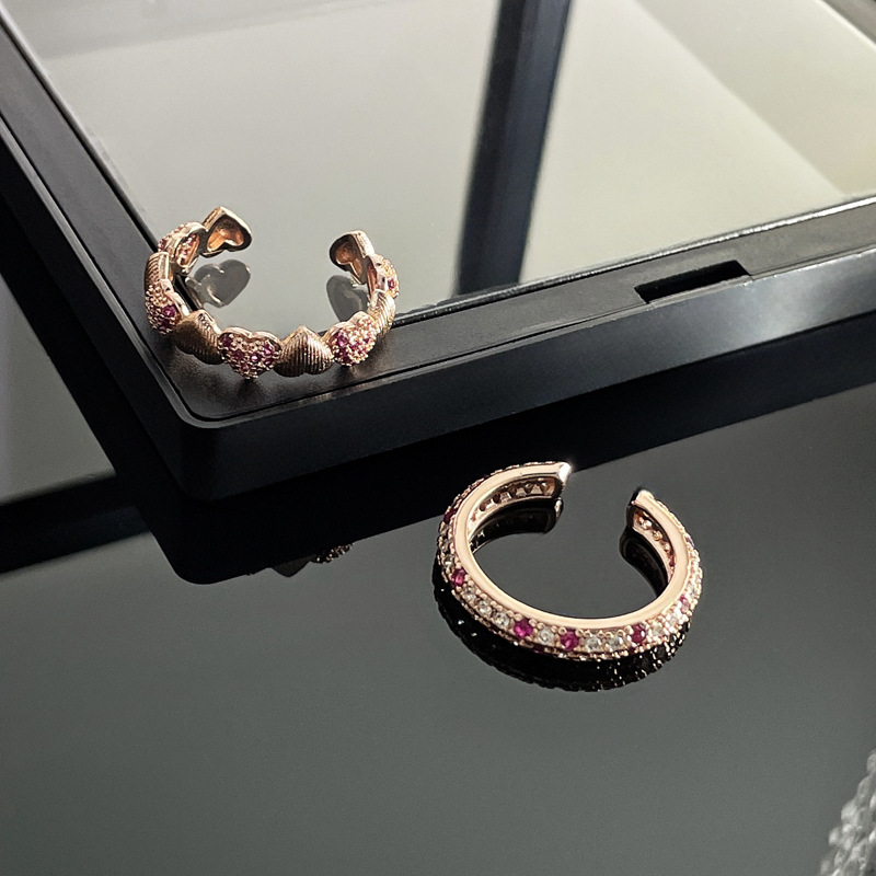 A retro brushed heart rose red zircon fashion open-top ring with a cold and elegant touch for women Application Scenario