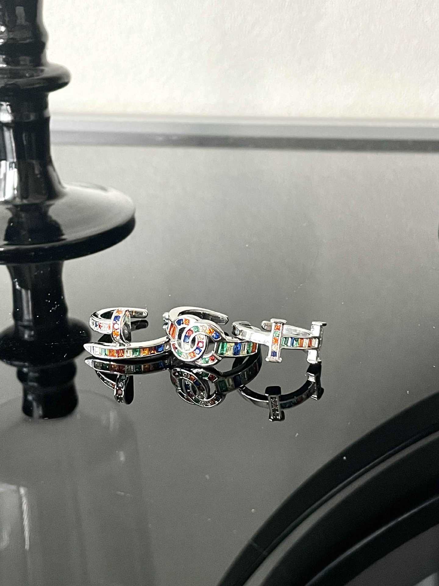 Colorful geometric zircon ring, a unique, fashionable and high-end open index finger ring accessory, a niche design ring Application Scenario