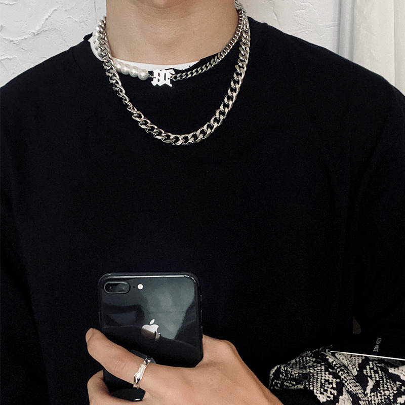 European and American Cuban chain necklaces for men and women, Instagram hip-hop exaggerated titanium steel, no color fading, high street rough style accessories Application Scenario