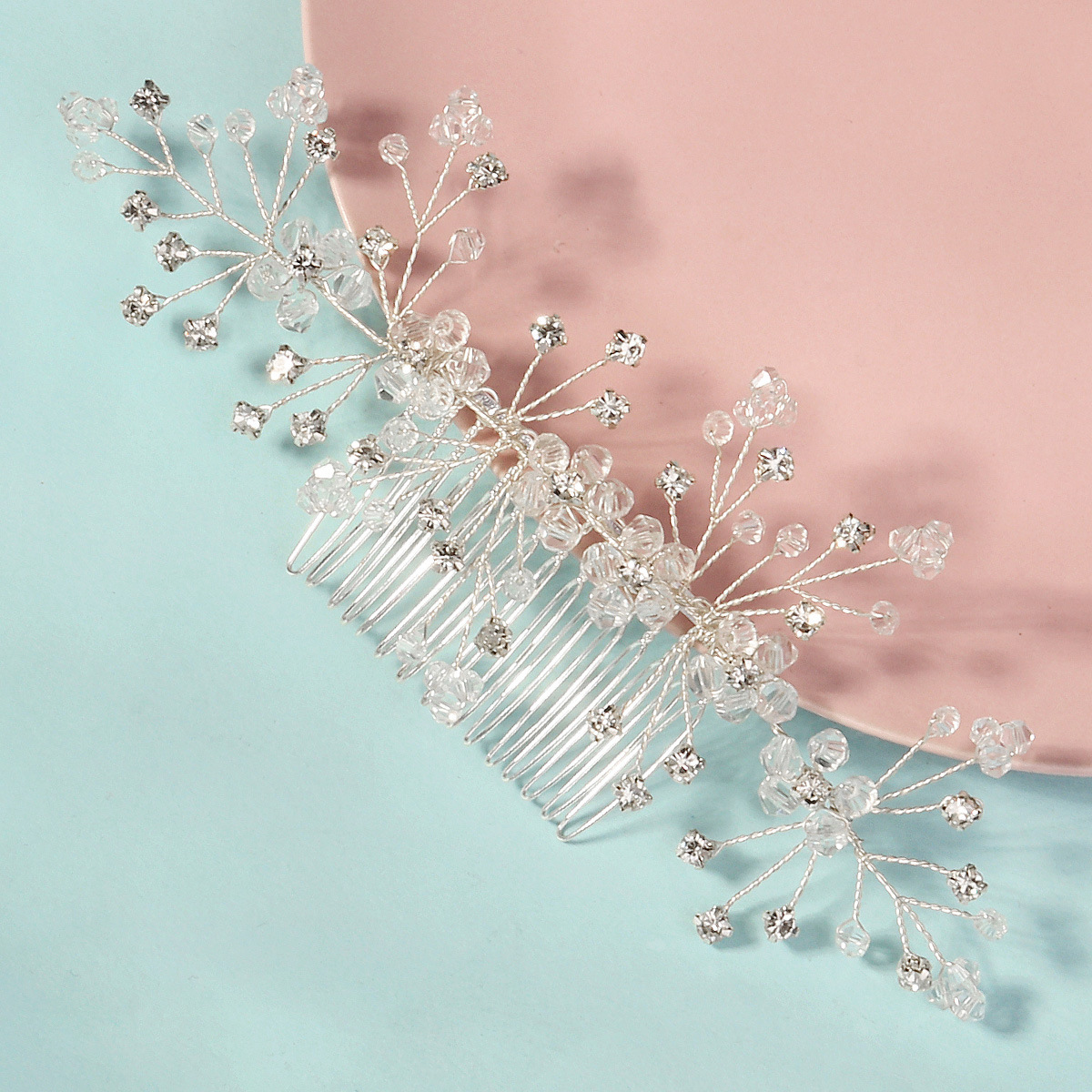 European and American bride accessories, handcrafted crystal hair combs, high-end retro wedding hair accessories, women's banquet updo, bride's comb Specification drawing