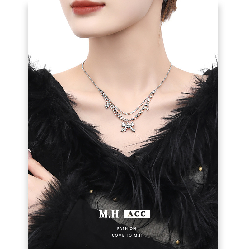 Simple, ins black glass bow necklace accessory, high-end, niche collarbone chain, fashionable and original pendant for women details Picture