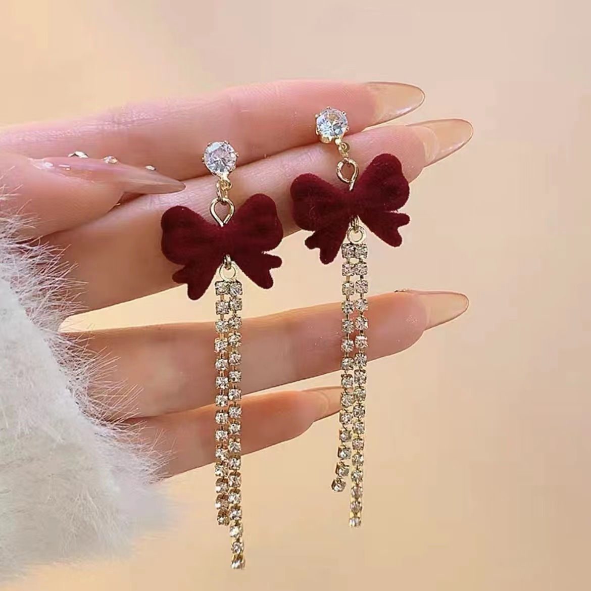 Wine red bow tassel earrings for women, a new style of earrings in 2025, a trendy, niche, high-end and elegant look Specification drawing
