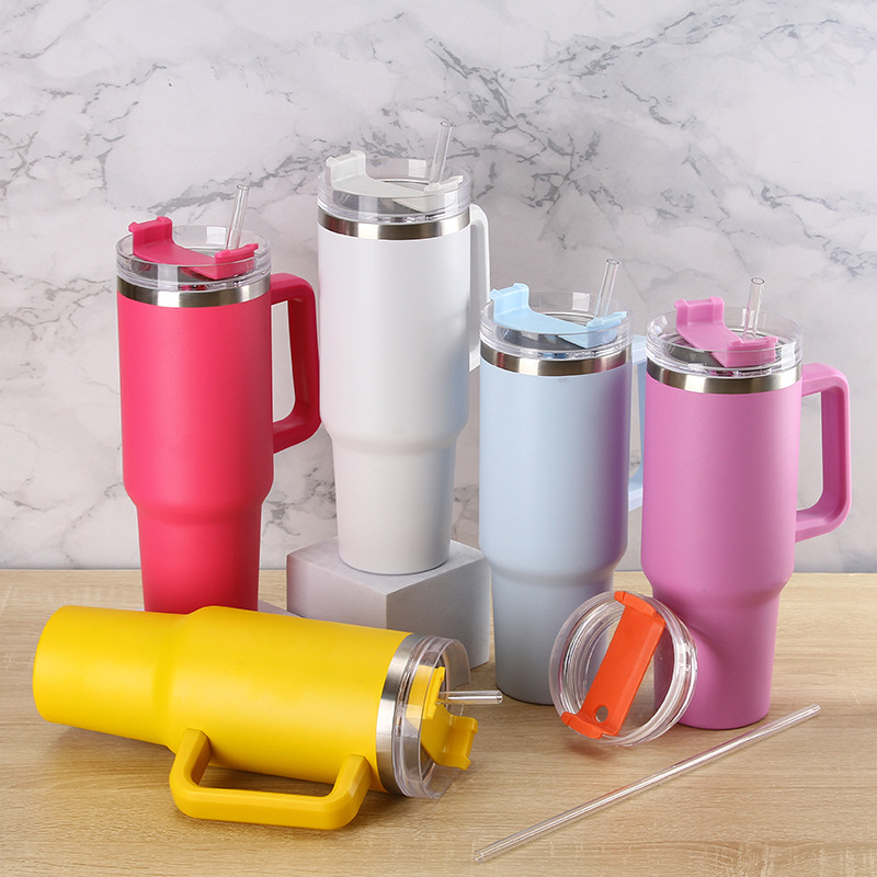 The new 304 stainless steel 40oz large-capacity insulated cup is suitable for outdoor use. It is a portable beer mug with a handle for direct drinking and an ice cup details Picture