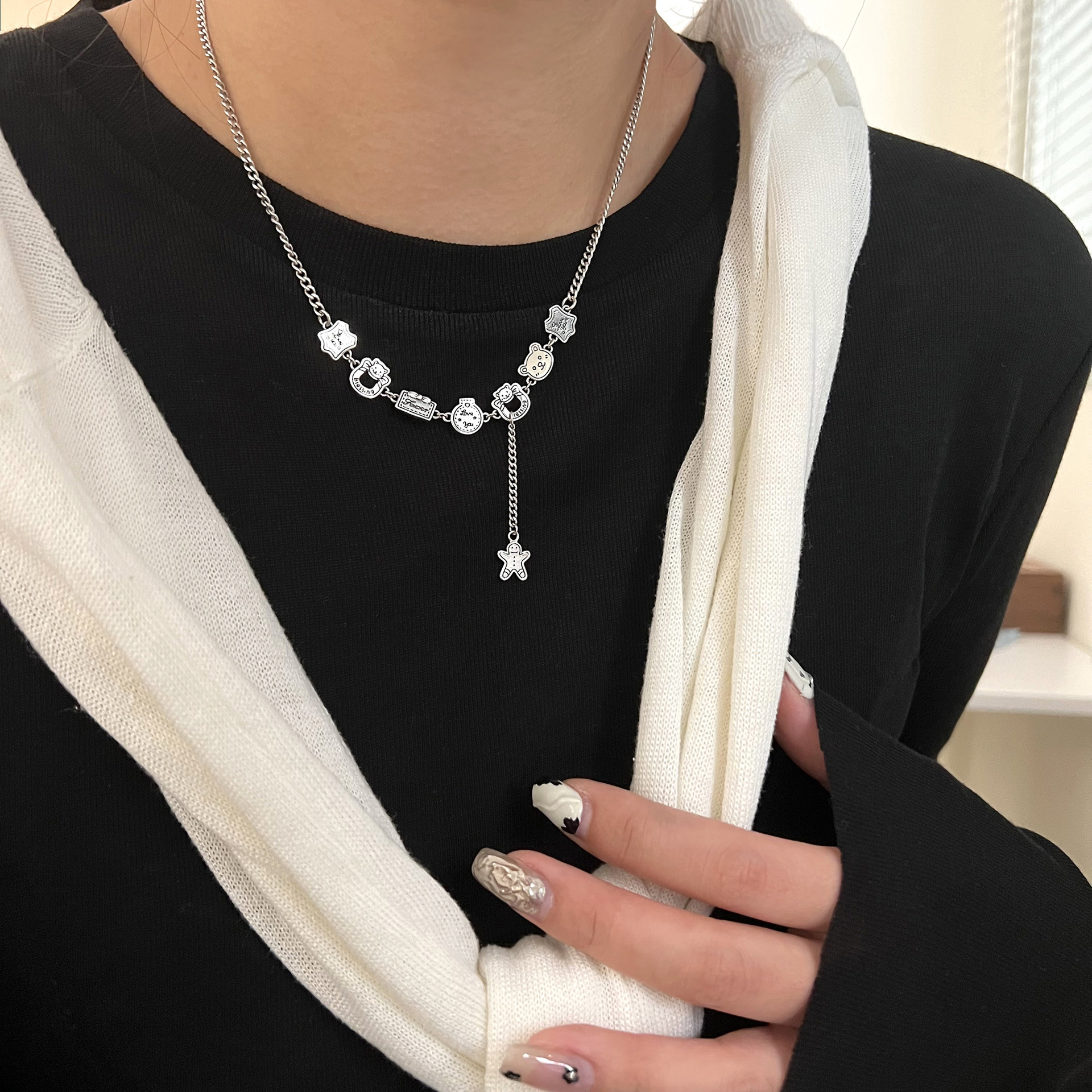 Gingerbread Man Necklace Silver 2023 New Women's light luxury niche design neckchain Hip-hop sweater chain full figure