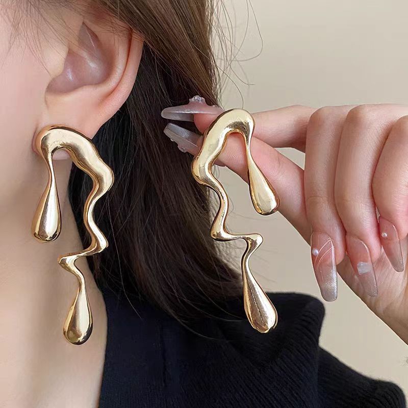 Retro metal irregular teardrop stud earrings 2025 new bestseller design sense earrings, exaggerated and unique European and American earrings full figure