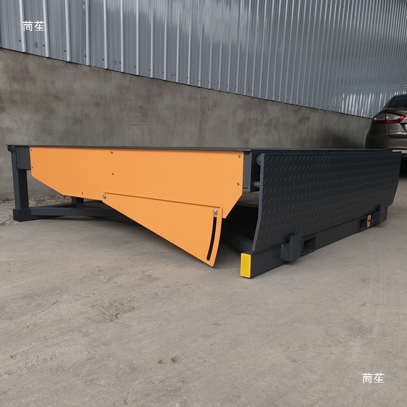 Double hydraulic cylinder loading bridge platform loading and unloading lift, quay level machine, forklift ramp loading and unloading, bridge crossing production details Picture