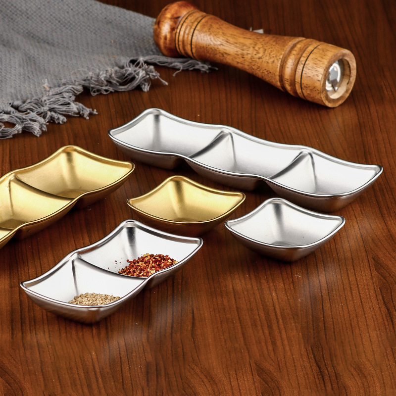 Korean-style 304 stainless steel seasoning plates, sauce plates, golden commercial dipping sauce plates, two or three compartments, barbecue restaurant tableware Application Scenario