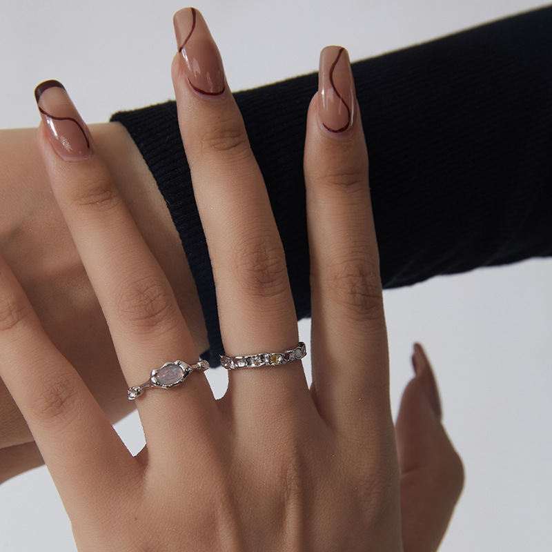 The donut series features a niche design with a high-end feel. It's a cool and cool female style ring with an adjustable opening. It's a new trend details Picture