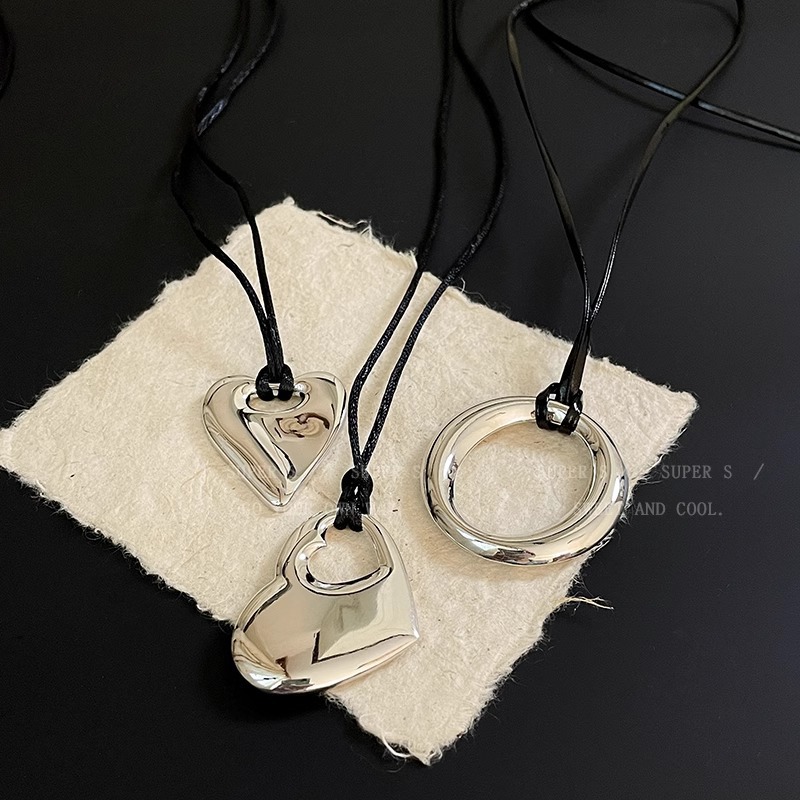 Korean-style Instagram silver heart-shaped pendant rope necklace, a long and elegant accessory for women, a light luxury and niche sweater chain trend Specification drawing