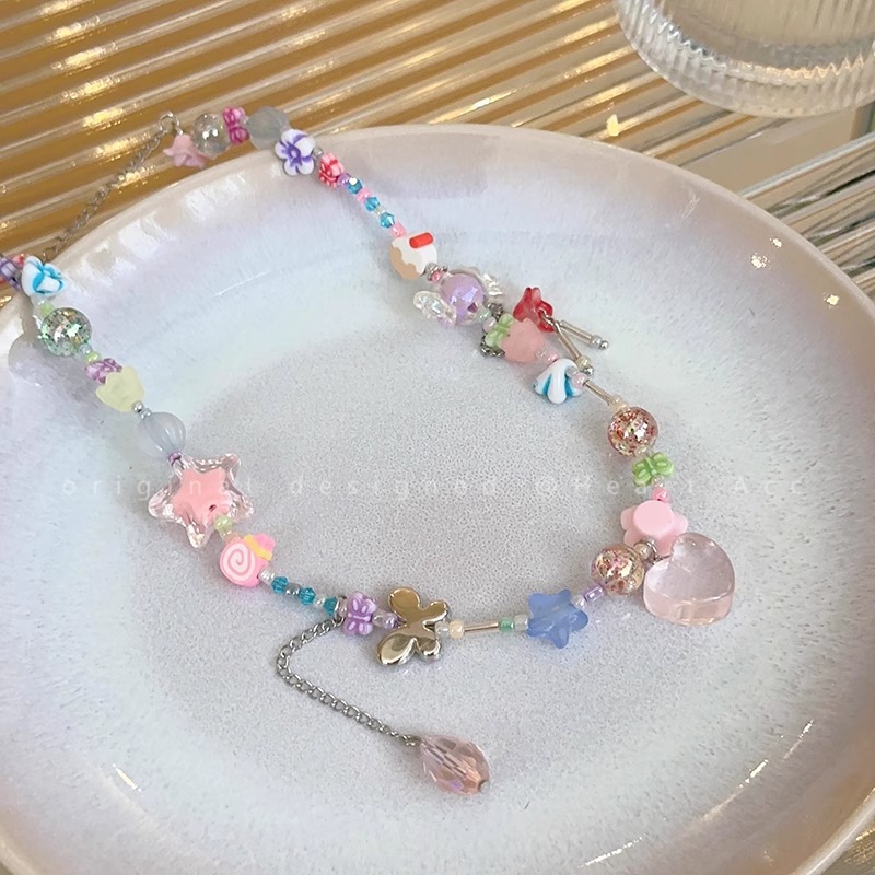 Peach pink summer dopamine heart-shaped candy necklace, a niche design for women, sweet and cool, hot girl collarbone chain, neck chain details Picture