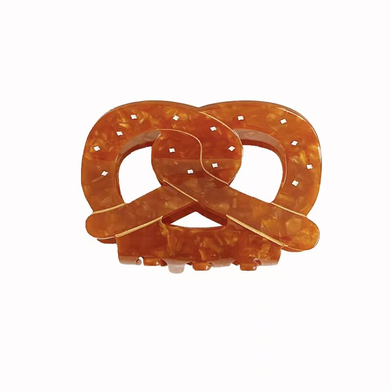 Retro croissants with a high-end feel, horns, butterfly rings, alkali water bread, acetic acid, large and small size hair grabbers, by Zhou Yutong Item Picture